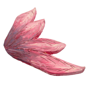 Brož růžový květ. Brož ve tvaru květiny vystřižená z kůže a malovaná různými odstíny růžové akrylové barvy. Struktura listů je zvýrazněna plastickou kresbou ve vrstvě barvy. Ze spodní strany je pomocí průhledného plastu připevněný spínací špendlík stříbrné barvy.