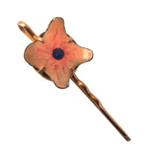 Smaltovaná pastelová sponka. Dívčí sponka do vlasů. Sluší blondýnkám a jarnímu typu. Plasticky ohýbaný plíšek je ve sponce uchycený mechanicky, takže se nemůže odlepit. Bižuterní perko drží ve vlasech.