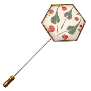 Smaltovaná jehlice do klopy s lístky. Sluší jarnímu typu. Prohlédněte si celou kolekci. Prohlédněte si i dámské šperky ze stejné kolekce.