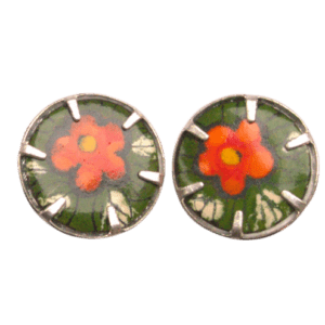 Smaltované náušnice - klipsny s jarními květy. Sluší jarnímu typu. Budou se skvěle doplňovat s dalšími šperky ze stejné kolekce.