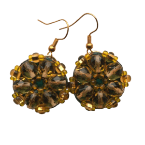 Žluté korálkové náušnice. Sluší jarnímu typu. Pro slavnostní příležitosti si pořiďte k nim náramek, sponku nebo brož ze stejných korálků.