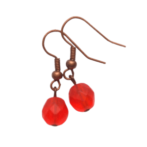Červené korálkové náušnice. Hodí se jako dárek. Do soupravy si k nim můžete vybrat sponku nebo náramek ze stejných korálků.