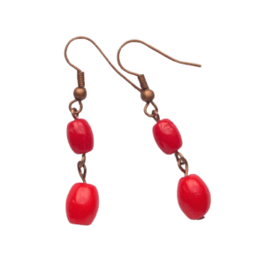 Červené korálkové náušnice. Jednoduché náušnice se hodí pro každou příležitost. Dolaďte je náramkem ze stejných korálků.