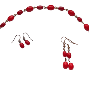 Červená korálková souprava. Vyberte si k náramku ty správné náušnice.