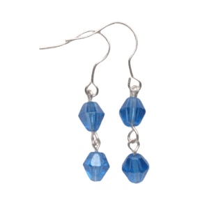 Modré korálkové náušnice. Sluší zimnímu typu. Hodí se pro každou příležitost. Slaďte je se sponkou ve stejných barvách.