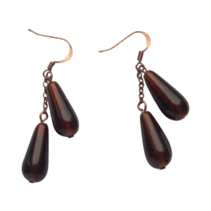 Hnědé korálkové náušnice. Sluší podzimnímu typu. Slaďte je s broží ze stejných korálků.