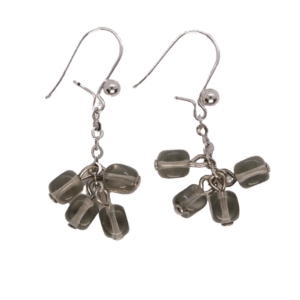 Šedé korálkové náušnice v jednoduchém a elegantním provedení.